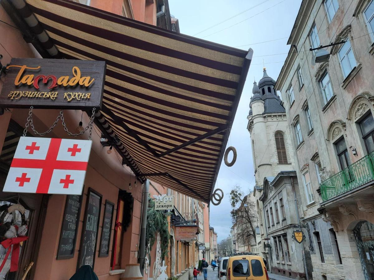 Midnight Cats' Apartment In Rynok Square Світло Є Завжди! Lviv Luaran gambar