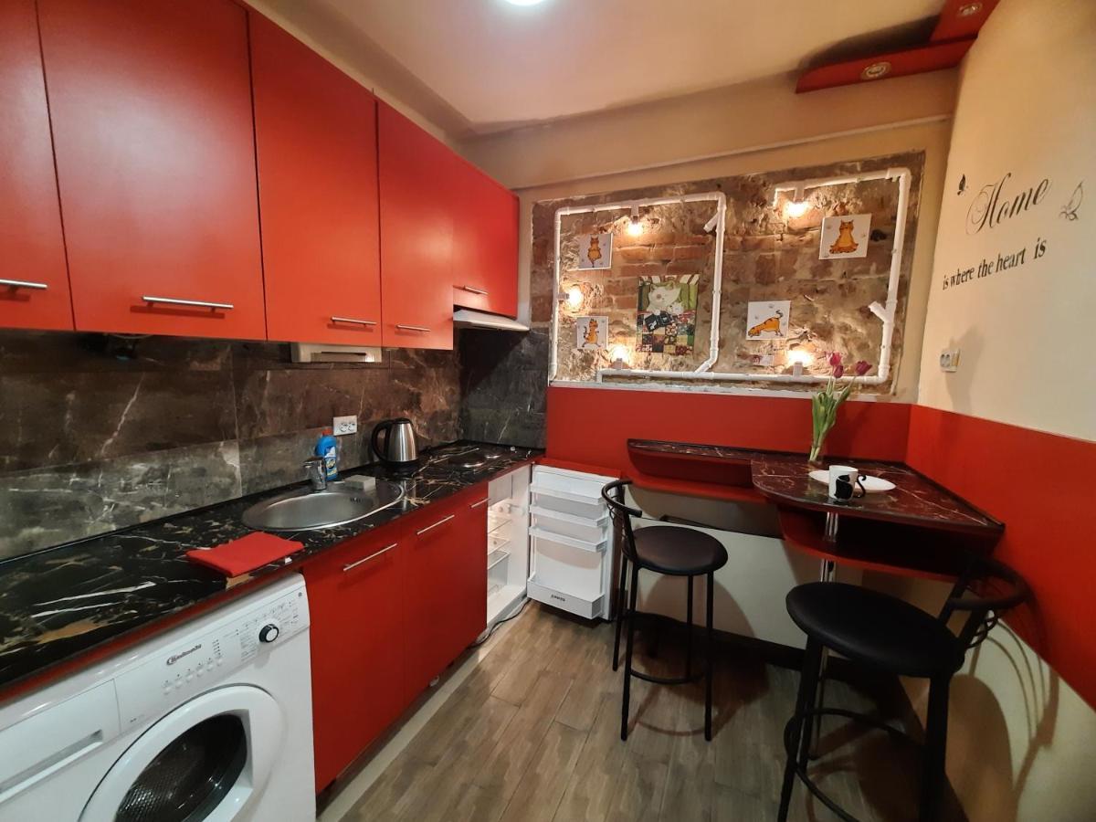 Midnight Cats' Apartment In Rynok Square Світло Є Завжди! Lviv Luaran gambar